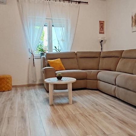 Apartment Nereo เซนญ์ ภายนอก รูปภาพ